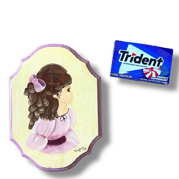 VTG 70s Wood Plaque Wall Art Hand Painted Brown Hair Girl Portrait Purple - Picture 2 of 9